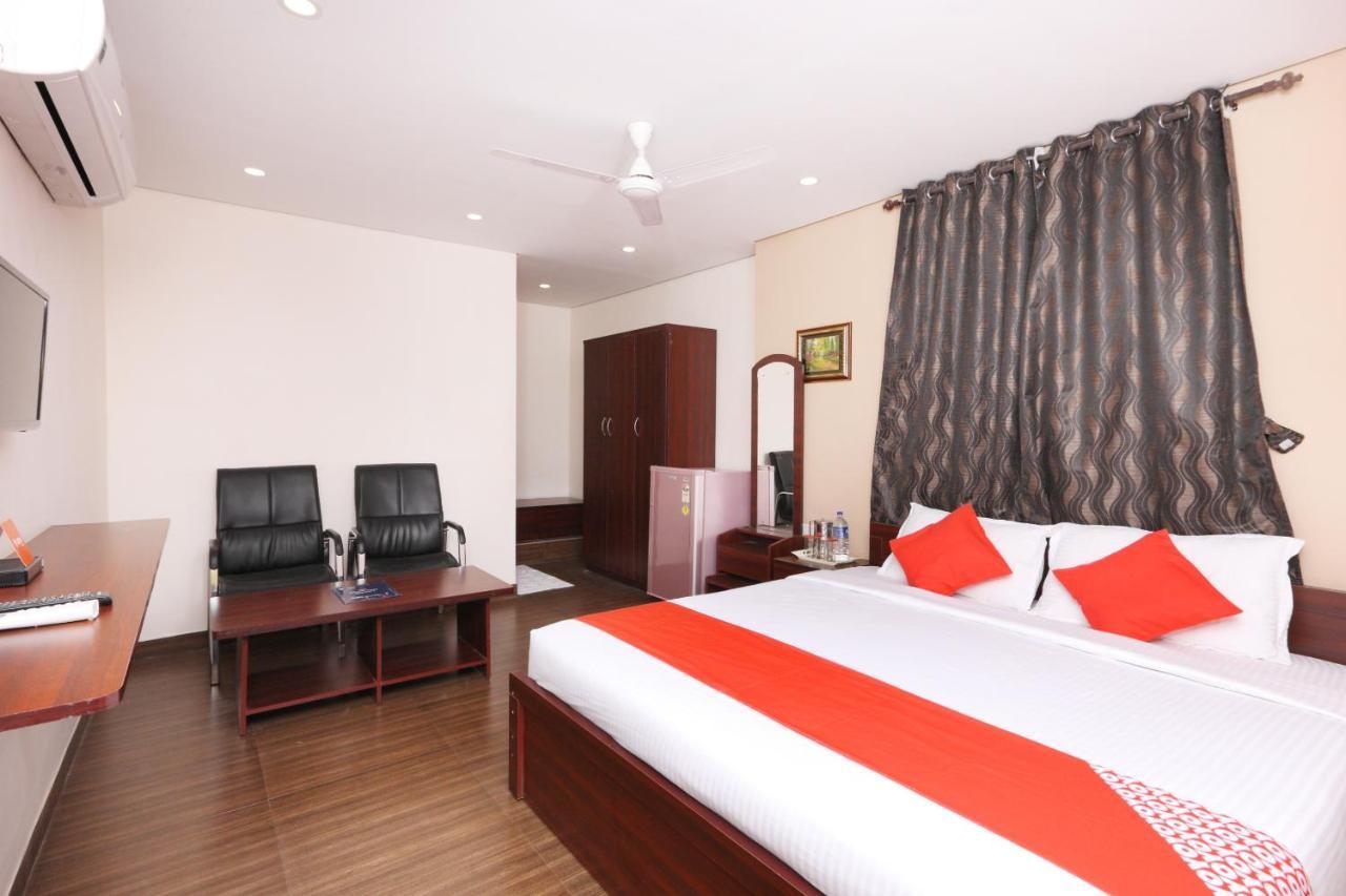 Oyo 1001 Palmtree Corporate Anna Nagar Hotel Ченай Екстериор снимка