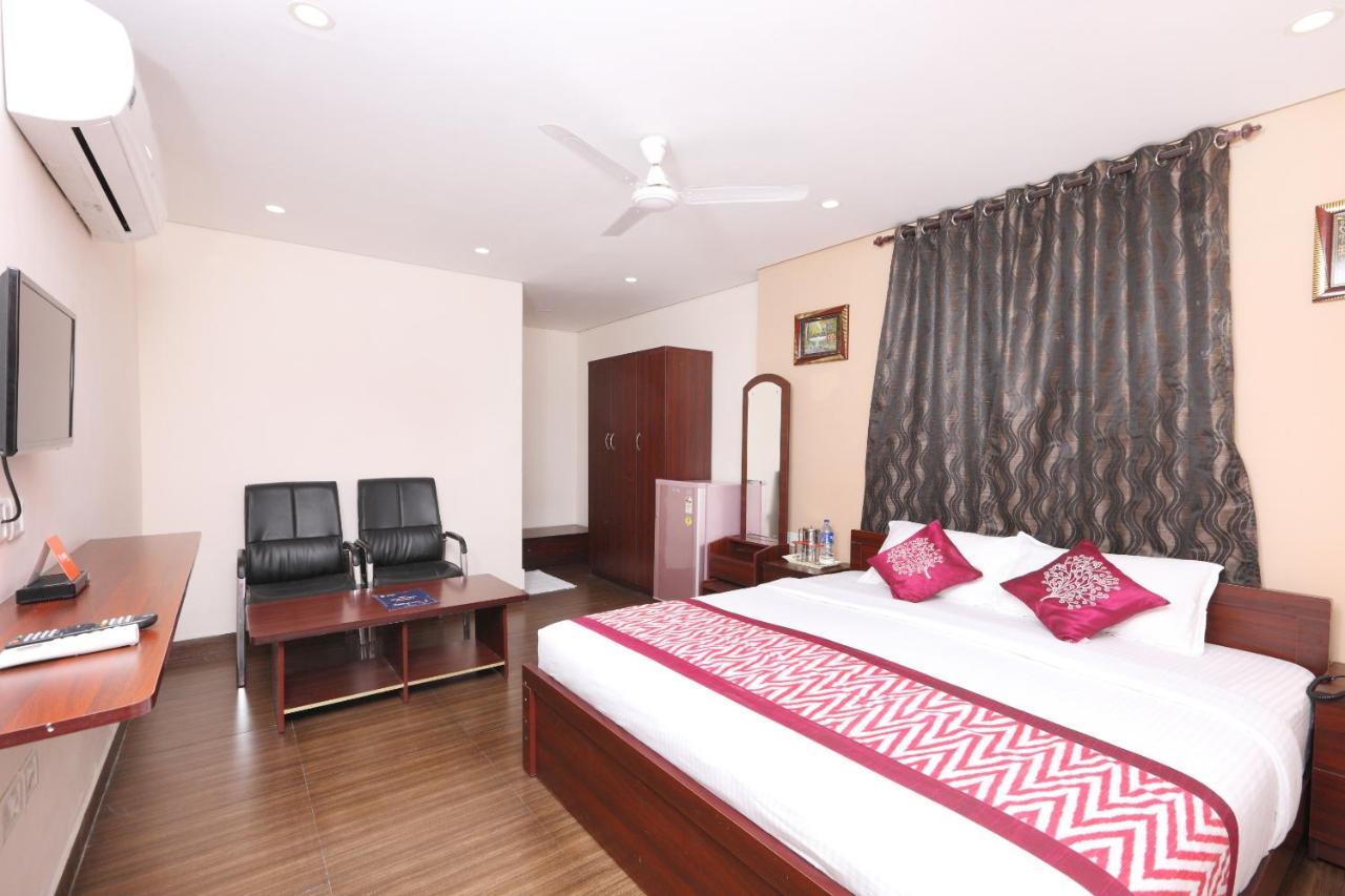 Oyo 1001 Palmtree Corporate Anna Nagar Hotel Ченай Екстериор снимка