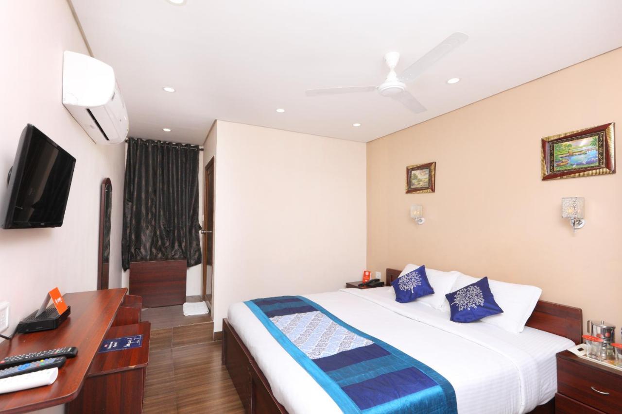 Oyo 1001 Palmtree Corporate Anna Nagar Hotel Ченай Екстериор снимка