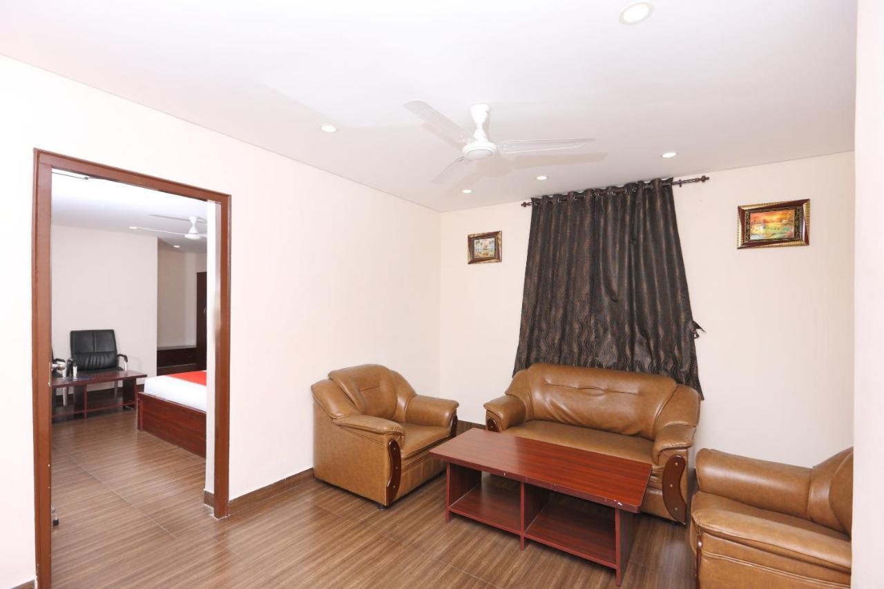 Oyo 1001 Palmtree Corporate Anna Nagar Hotel Ченай Екстериор снимка